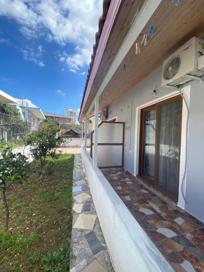 Eraldo Brahimi Apartaments Ксамил Экстерьер фото
